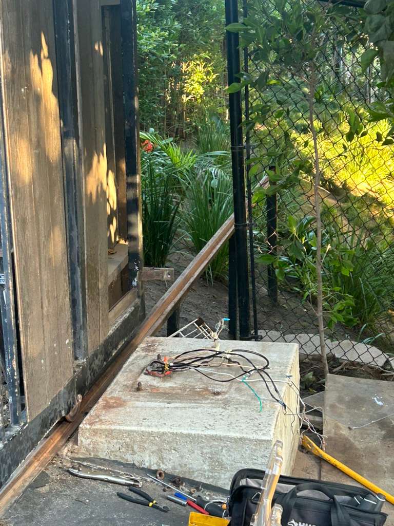 Slide gate motor installation in Tampa, FL